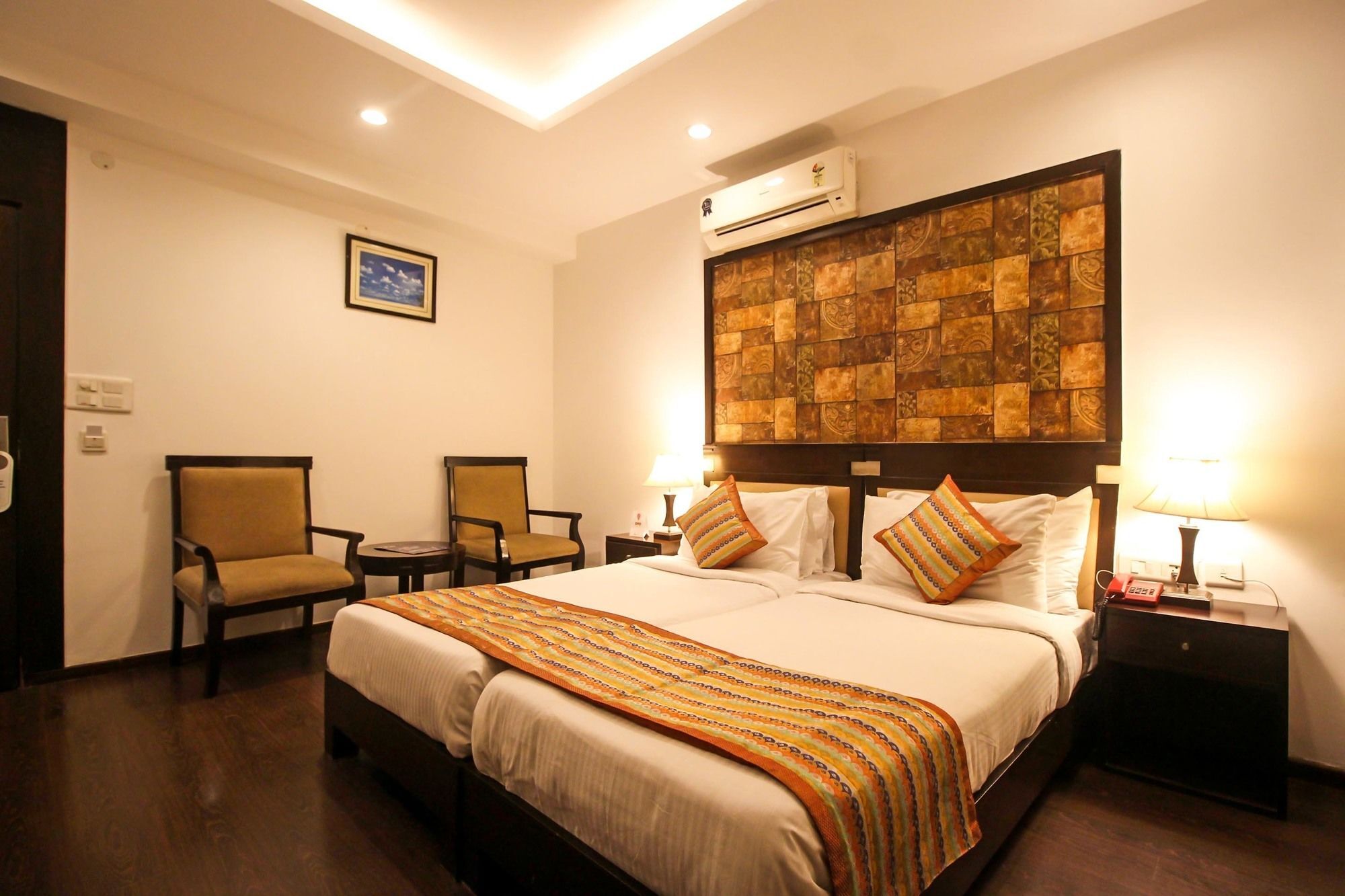 Hotel Oyo 9841 The Vivir 1 Noida Exterior foto
